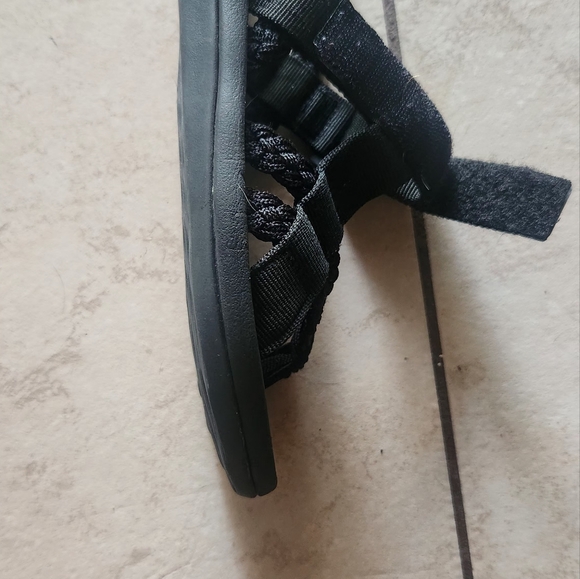 Black strapped sandals - Picture 6 of 9